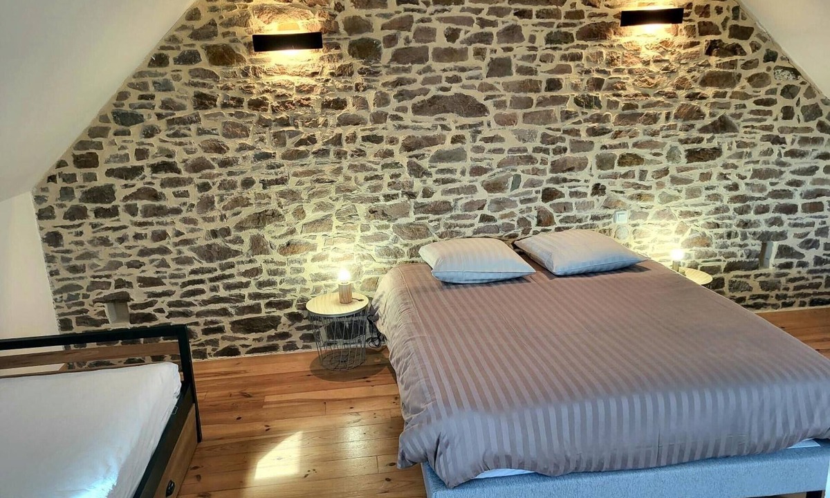 Pirou House | Holiday Home “Petit Loft, Maison Bord De Mer” with Private Garden and Wi-Fi
