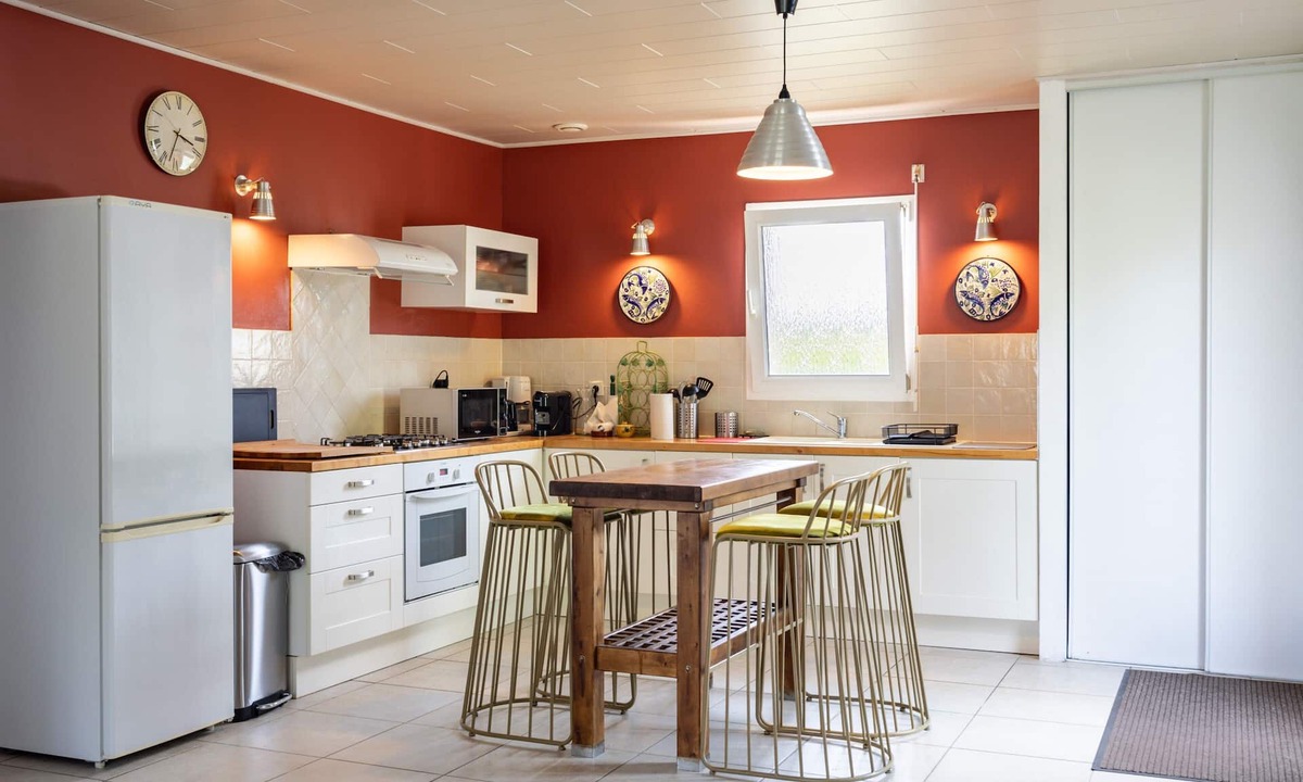 Pleumeur-Bodou House | Holiday Home 'War Ar Maez' with Private Terrace, Garden, and Wi-Fi