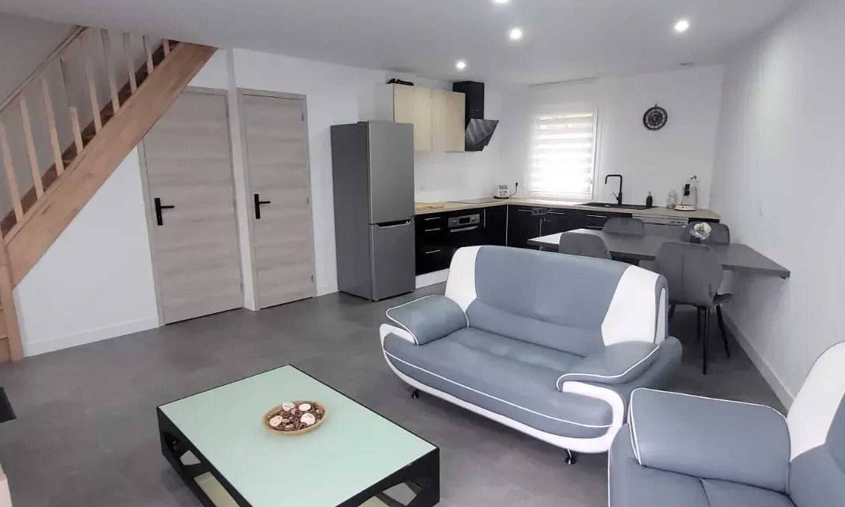 Casson House | Homerez - House in Casson