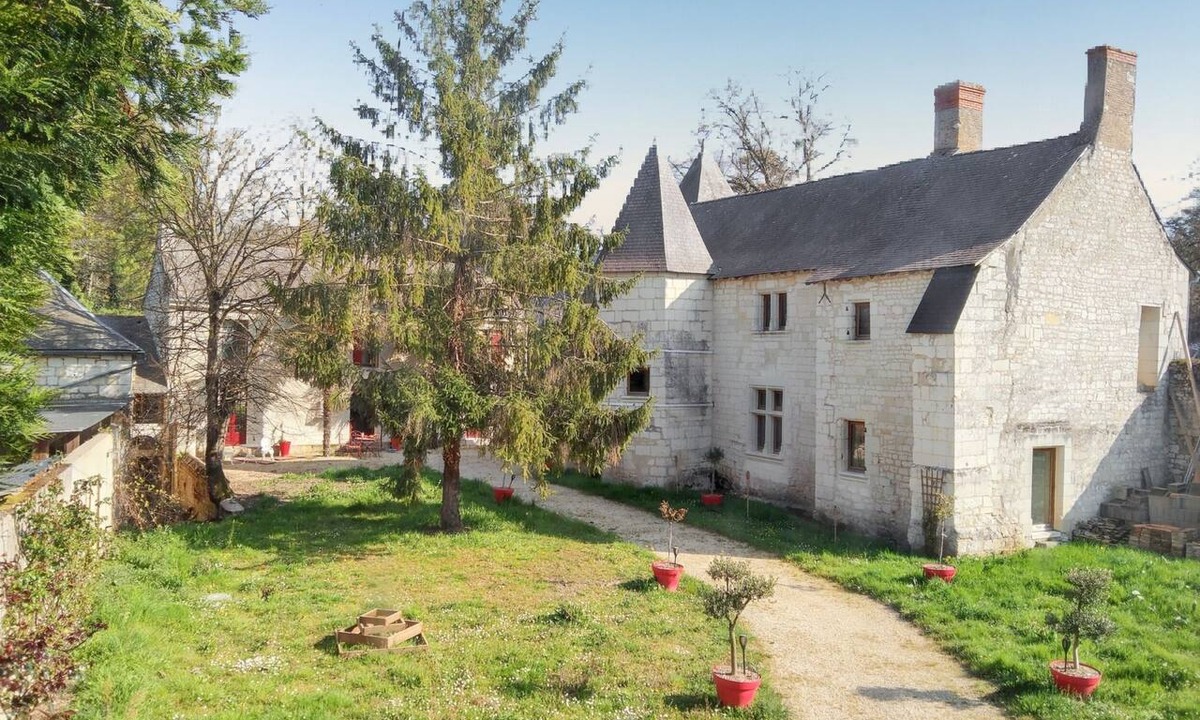 Courchamps House | Homerez - House in Courchamps