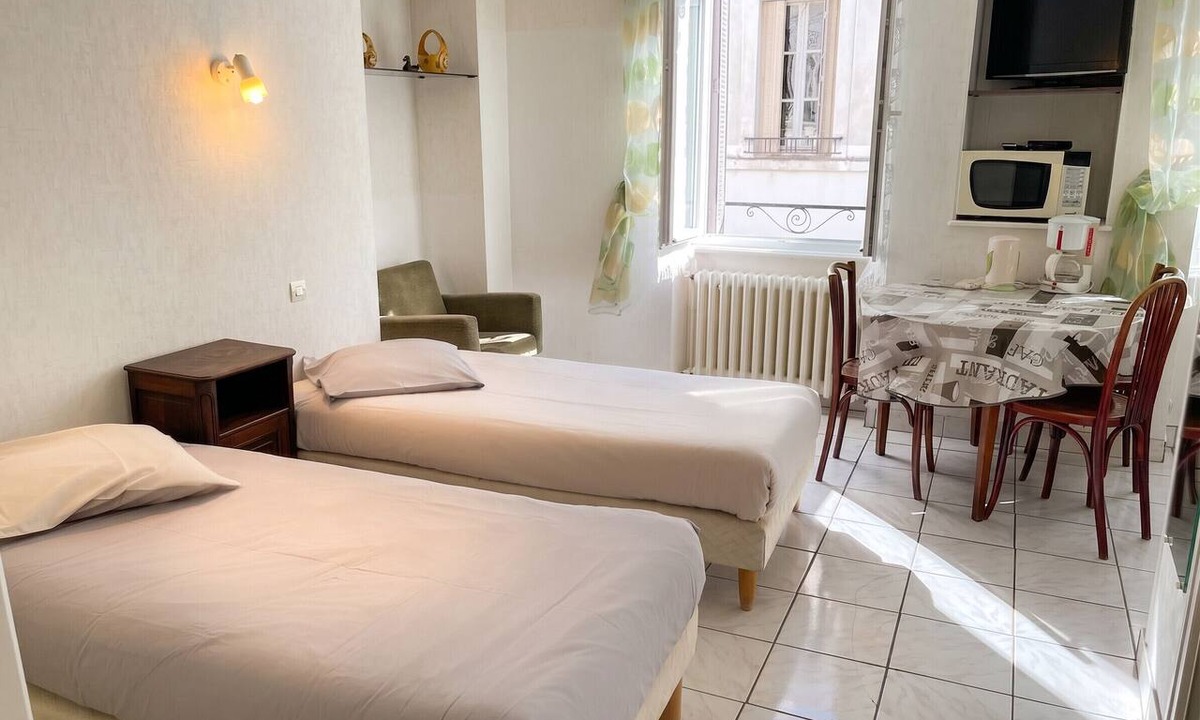 Neris-les-Bains Apartment | Homerez - Studio in Néris-les-Bains
