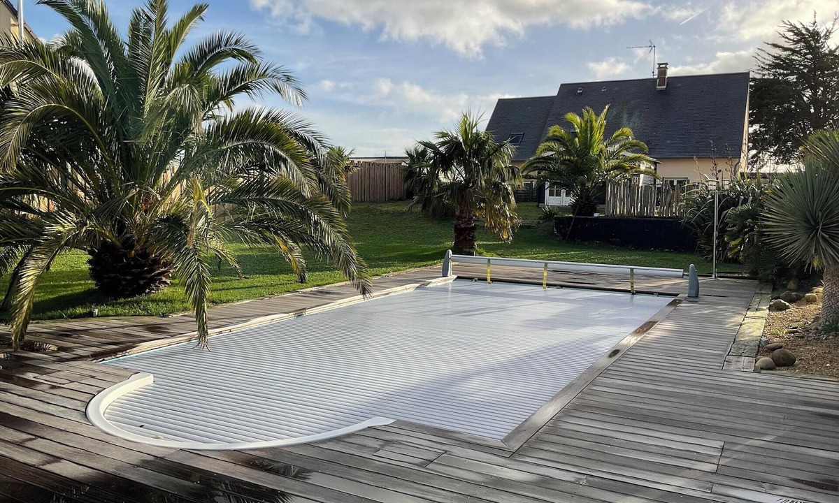 Bretteville-sur-Ay Villa | Homerez - Villa in Bretteville-sur-Ay