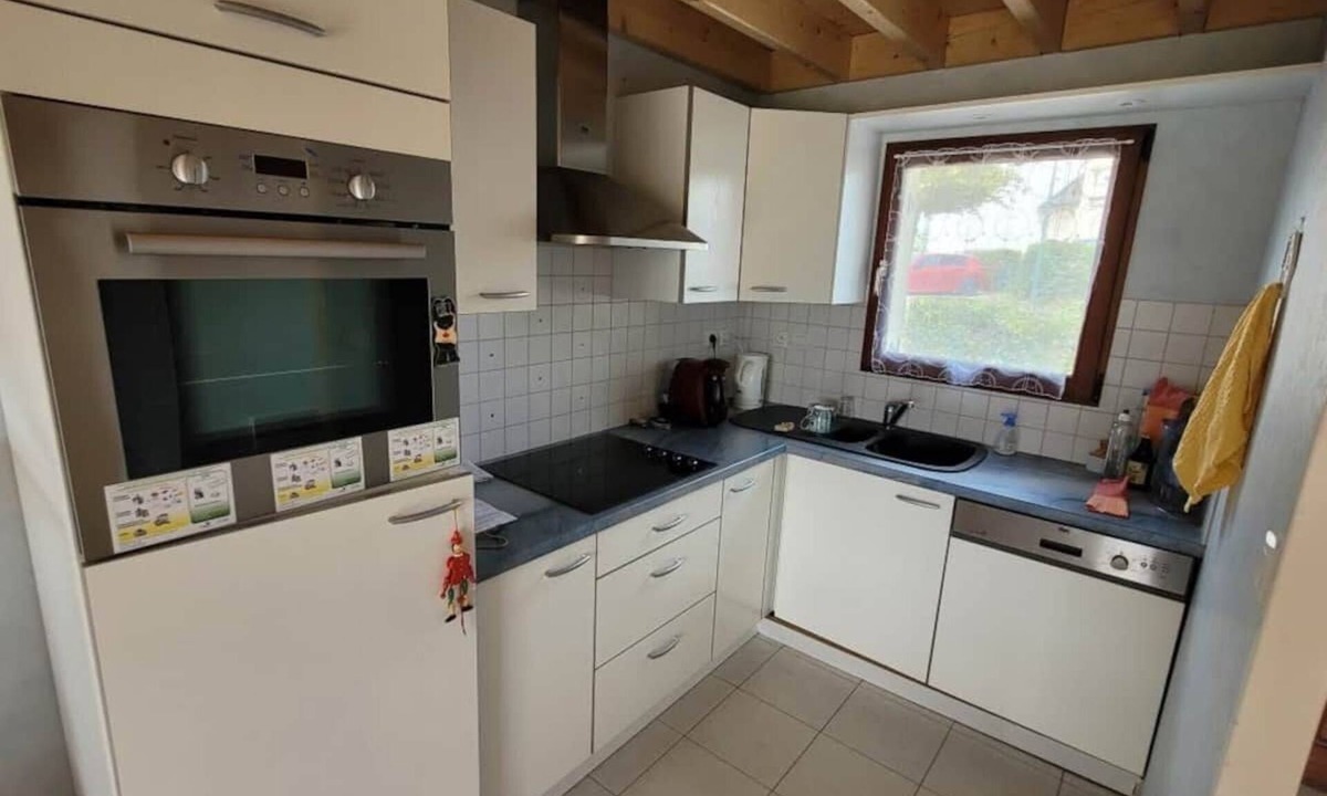 Ambon Condo | House 70 m² 3kms from the sea