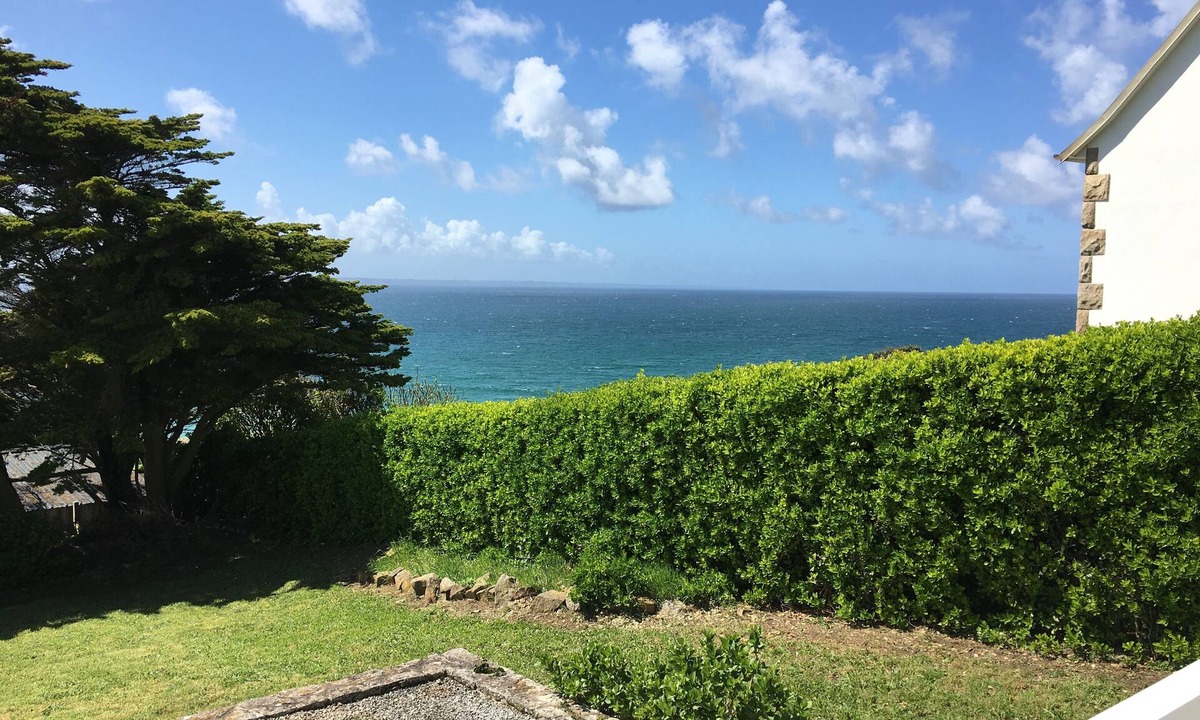 Pentrez House | House facing the sea