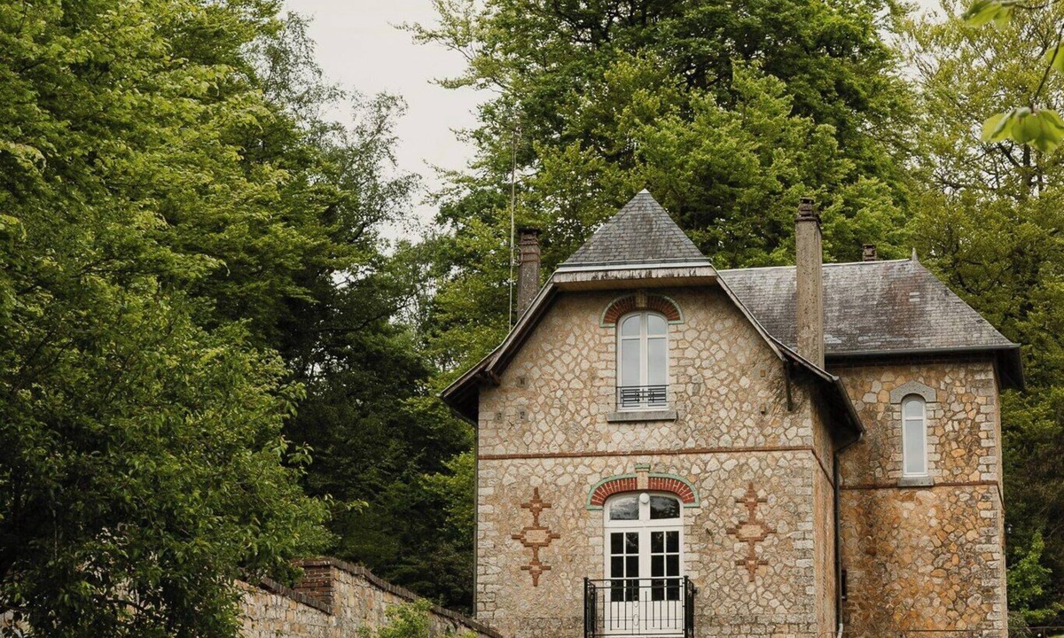 Bagnoles-de-l'Orne House | House on château estate in Normandy