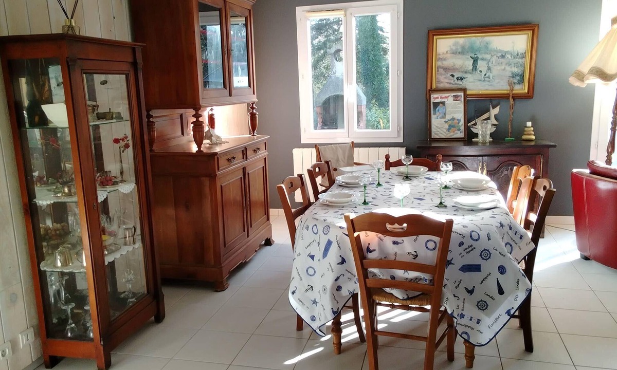 Mesquer House | House with garden near the sea in Mesquer