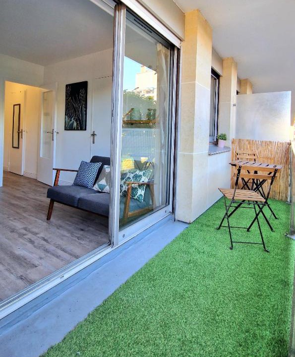 Poissy Apartment | HYPER CENTRE Gare RER A 250m Paris 20min