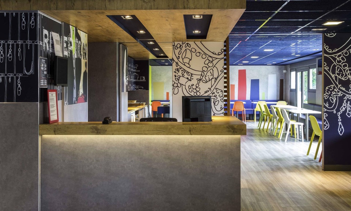Saint-Cyr-l'Ecole Hotel | ibis budget Versailles Chateau Saint Cyr