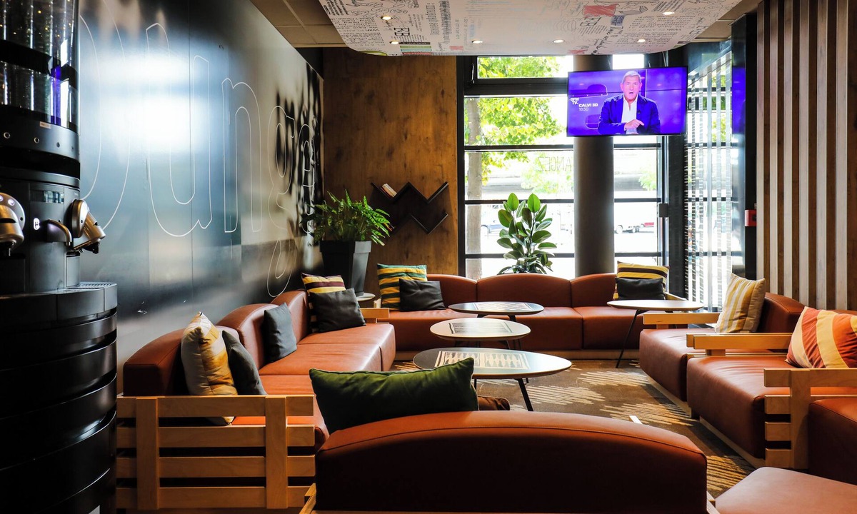 Clichy Hotel | ibis Paris Porte de Clichy Centre