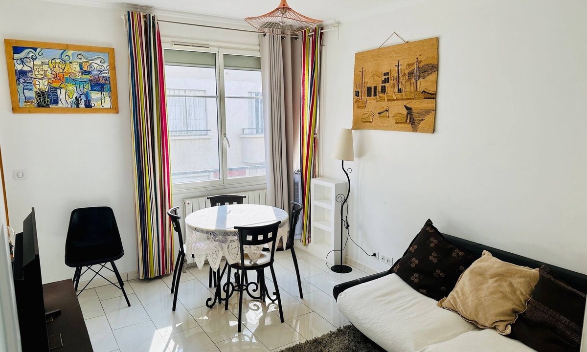 Saint-Mande Apartment | Ideal for visiting Paris, right next to the Bois, pets welcome!