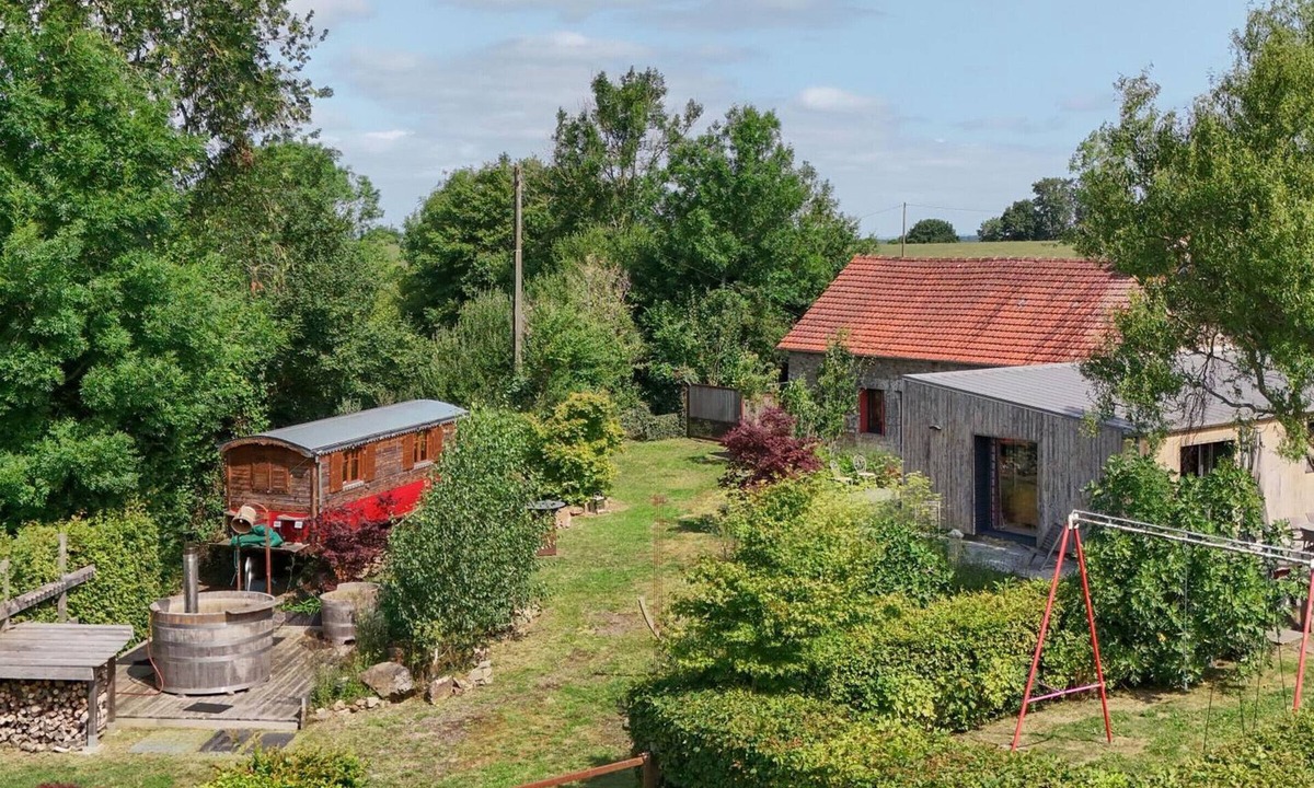 La Lande-de-Goult Cottage | Independent house with Nordic spa, shared pool and garden