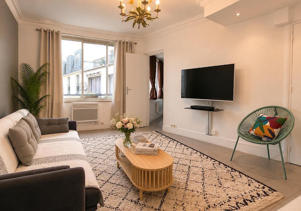 Faubourg-du-Roule Apartment | L'appartement des Champs Elysées
