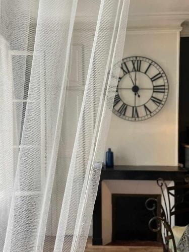 Saint-Aignan Apartment | L'Entre-Temps, Le Lys et L Iris