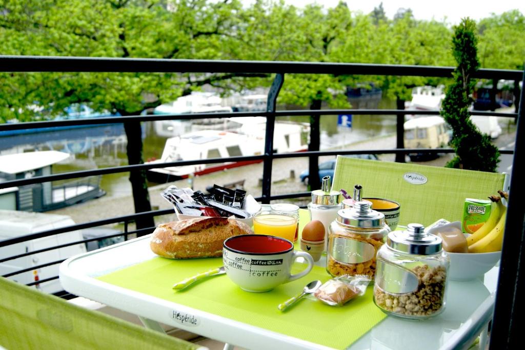 Waldeck-Sully Apartment | L'Erdream