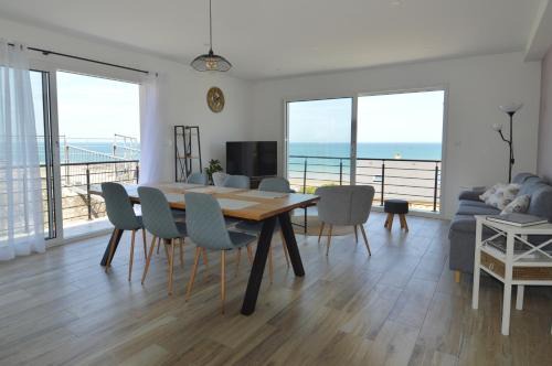 Saint-Come-de-Fresne Apartment | L'Horizon, vue imprenable, accolé à un Bunker