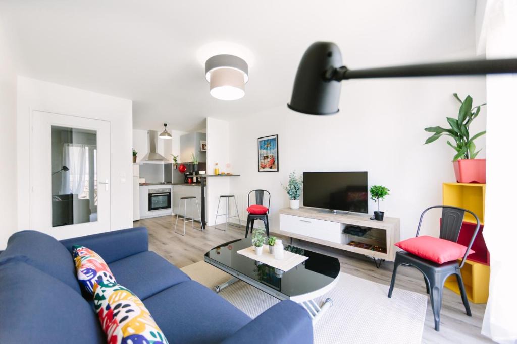 Madeleine-Champ de Mars Apartment | L'Idéal - Cité des Congrès