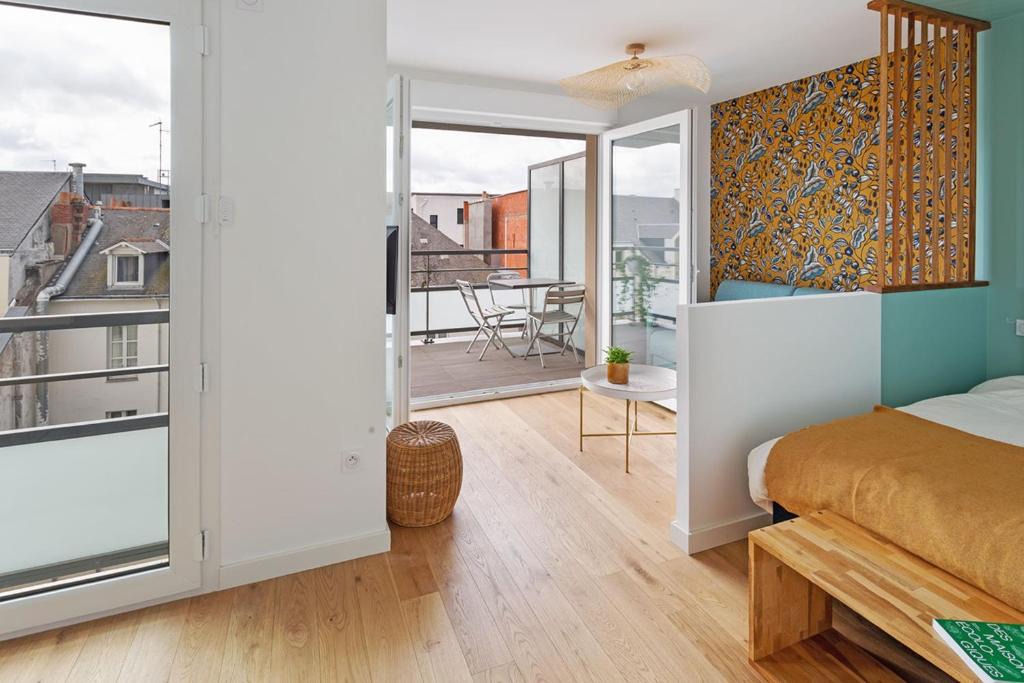 Madeleine-Champ de Mars Apartment | La Baleine Blanche