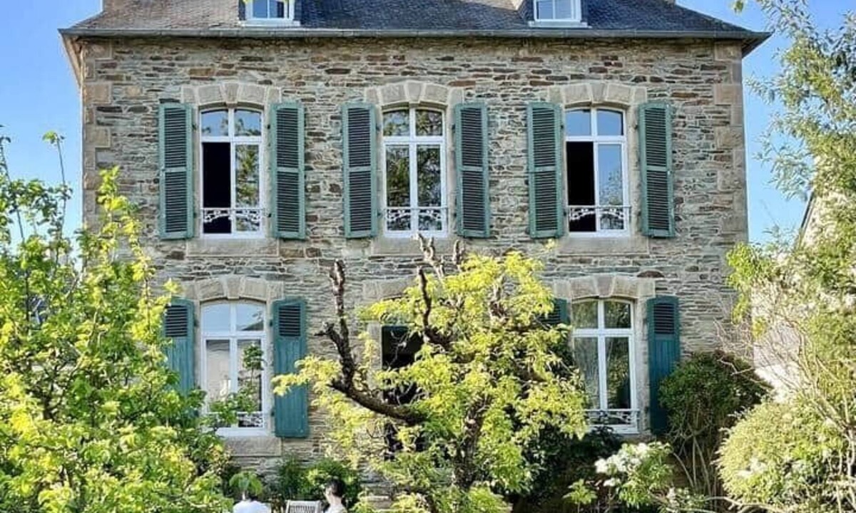 Lannion House | La Belle aux Volets Verts - Elegant house