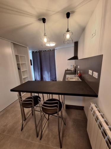 Saint-Cyr-en-Pail Apartment | La Campanule