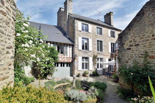 Ducey House | La Demeure aux Vitraux - À 20min du Mont-St-Michel