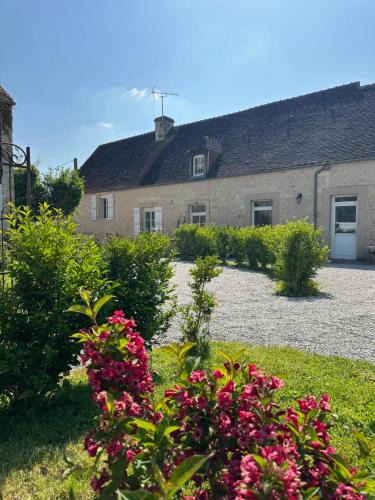 Sevigny House | La Maison de Charme - Famille - Vaste jardin - Campagne