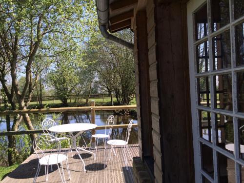 Manerbe House | La Maison de l'Etang
