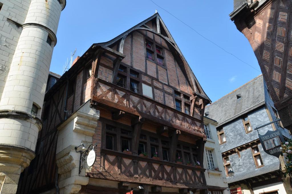 Chinon Apartment | La Maison Rouge