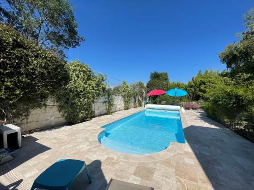 Couffy House | La mare aux bambous