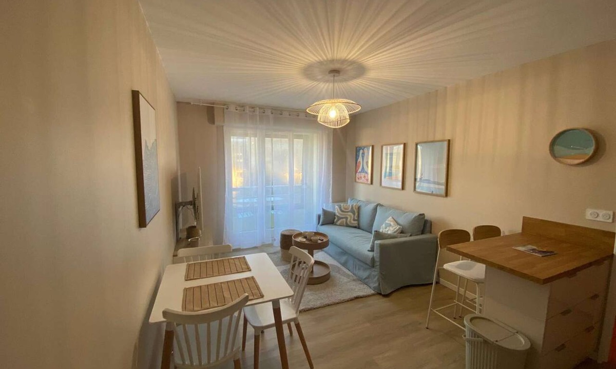 Courseulles-sur-Mer Apartment | La parenthèse bleue, loggia and parking lot