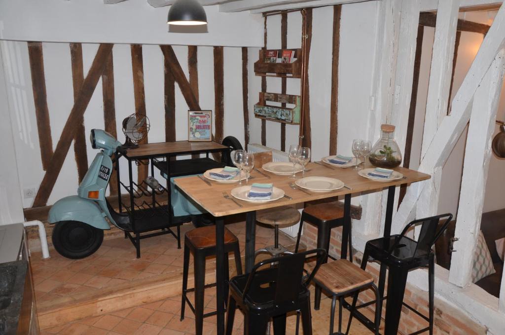 Beauvais Apartment | LA PETITE BEAUVAISIENNE