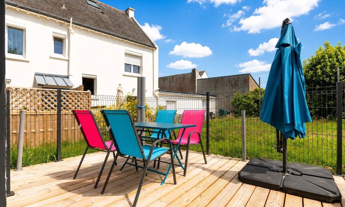 Saint-Pierre-Quiberon Apartment | La Petite Maisonnette Phiphi with Terrace