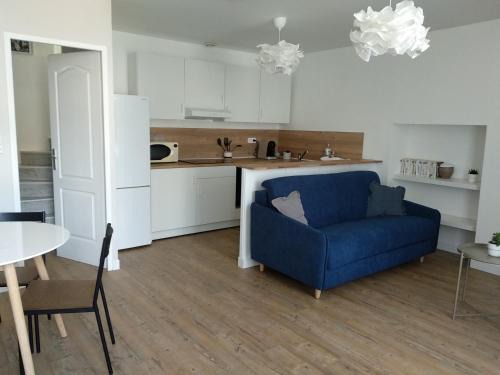 Reze Apartment | La Petite Maison
