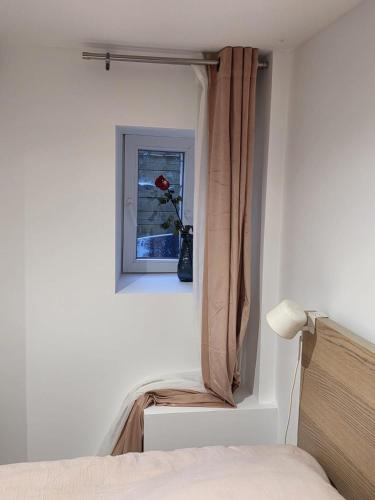 Colleville-sur-Mer Apartment | La Petite Rose - Chambre indépendante Omaha Beach