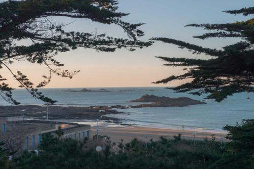 Dinard Villa | LA PINÈDE - Villa 4 étoiles vue mer - Plage à 30 m - Emplacement exceptionnel
