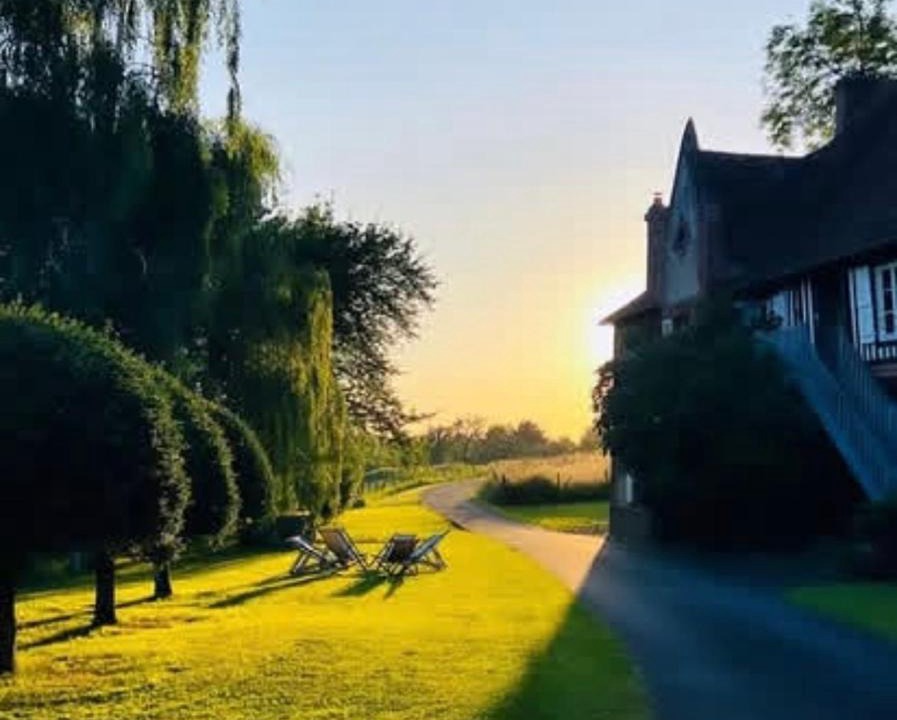 Brucourt House | La Porterie du Monastere de Brucourt