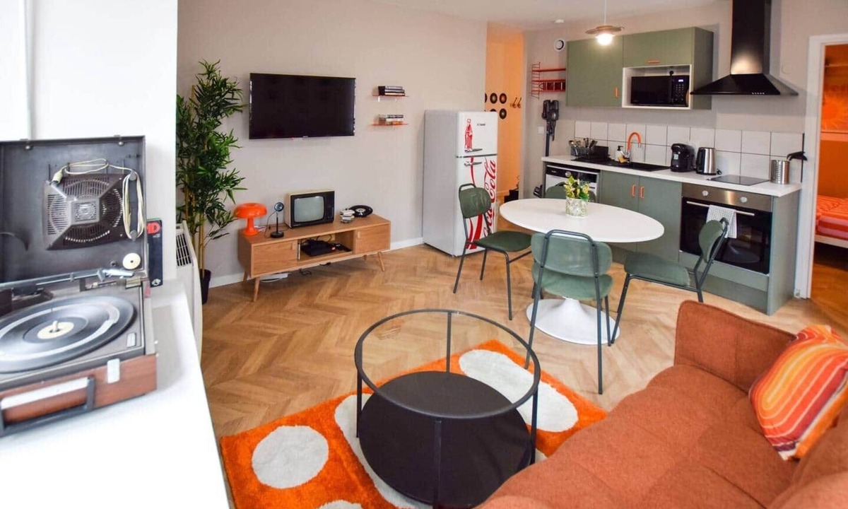 Centre Ville Rive Gauche Apartment | La Rétro-Capsule - 2 bedrooms + parking lot