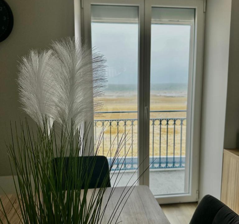 Saint-Regnobert-de-la-Cote-de-Nacre Apartment | La Tourelle - Balcon vue mer et terrasse plein sud