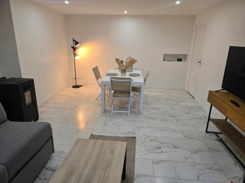 Frehel House | la voliere