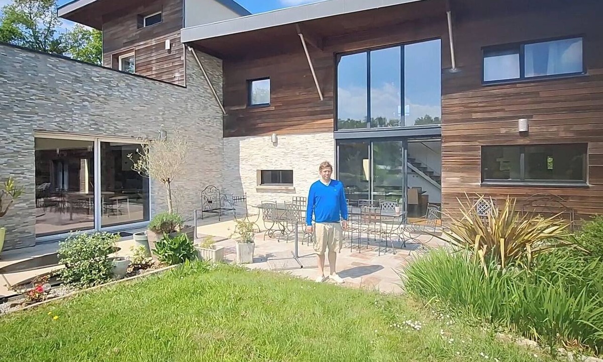 Saint-Medard-sur-Ille Villa | Lafamosia, large gite with indoor pool sauna spa 15 min rennes nord
