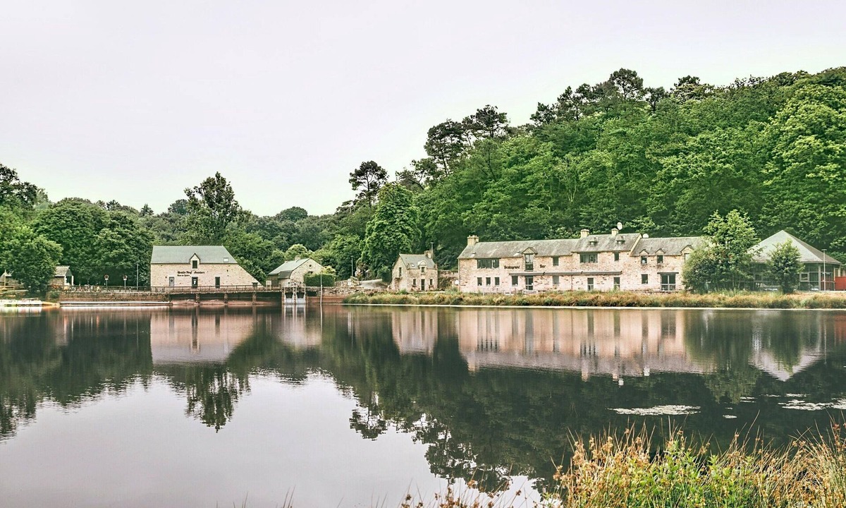 Malansac Cottage | Lake View Cottage With Terrace for 6