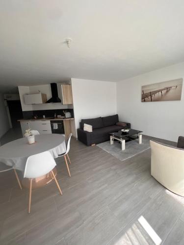 Langueux Apartment | Langueux Apartment