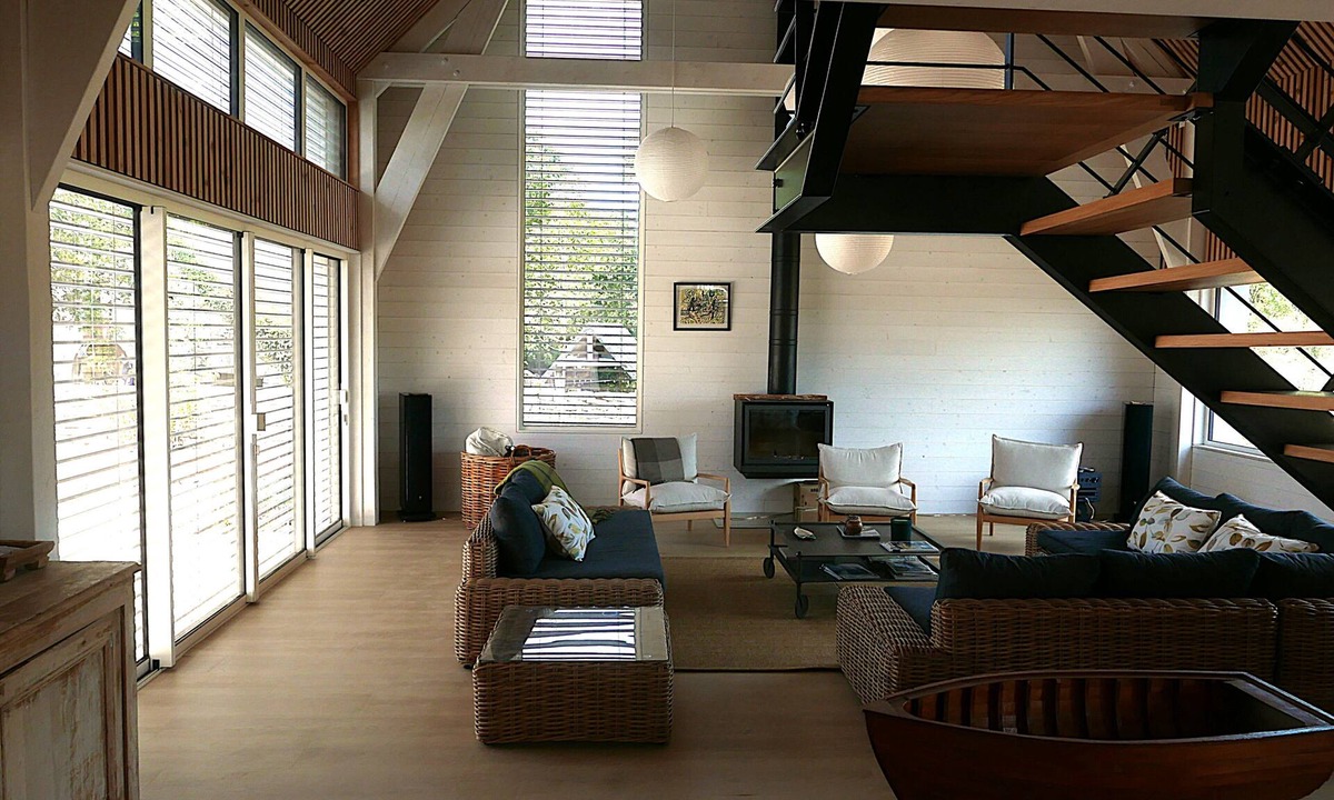 Baden House | Large architect-designed house 200m from beach and water sports center
