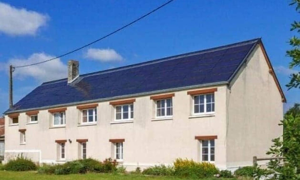 Couvains House | Large country house