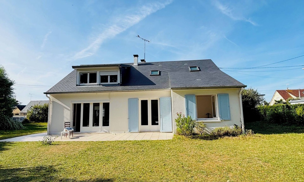 Agon-Coutainville House | Large family home near the beach