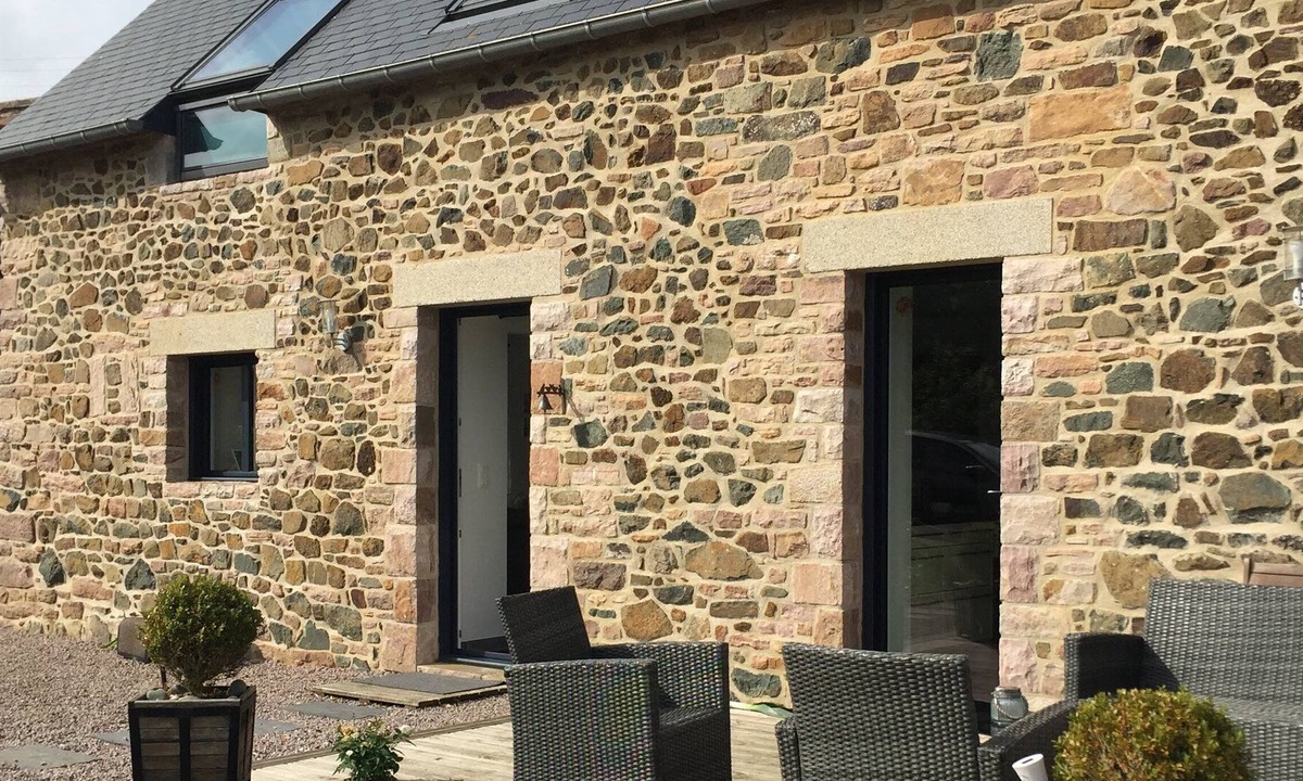 Erquy Villa | Large stone house, very quiet, close to beaches and hiking trail