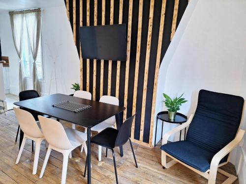 Bourgogne Apartment | Le 129 - central - quartier piétons historique d'Orléans - tout à pied