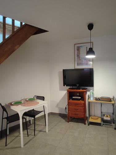 Bourges Apartment | le calme
