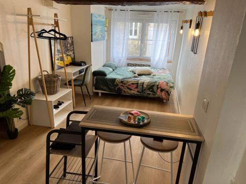 Fleury-sur-Orne Apartment | Le Calme Studio