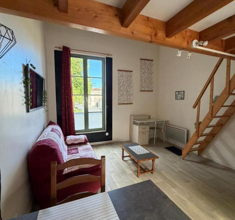Fontenay-le-Comte Apartment | Le Cocon du Centre - duplex, proche du marais poitevin