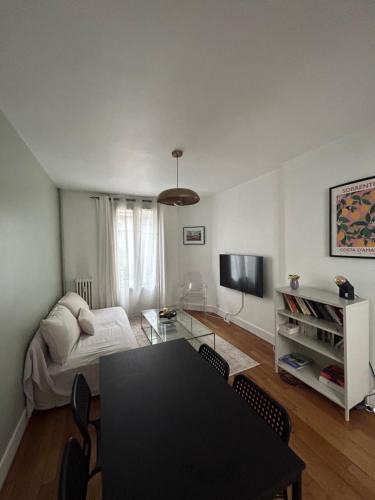 Belleville Apartment | Le cocon, Village Jourdain